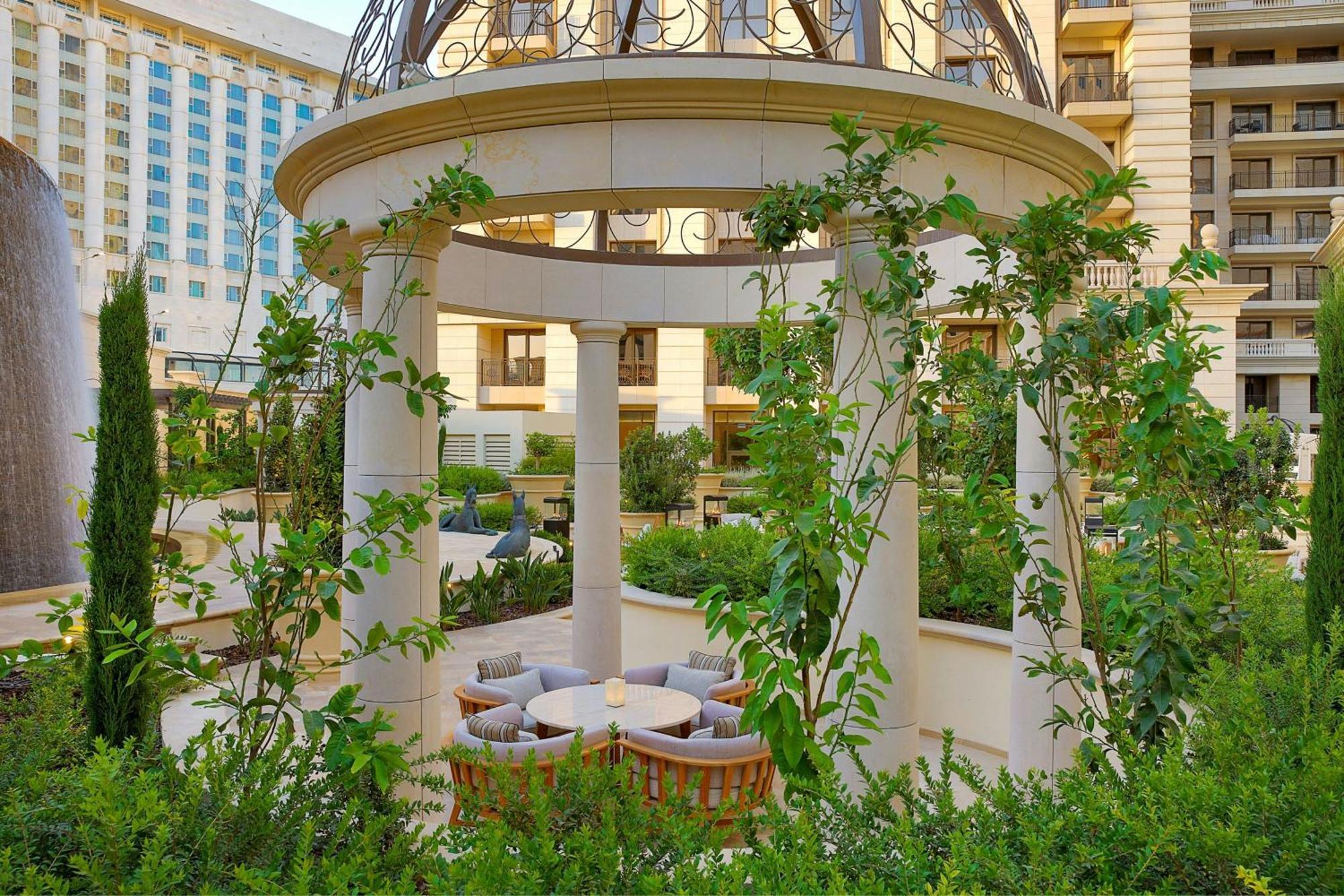 The Ritz-Carlton, Amman Hotell Eksteriør bilde The garden at the Wynn