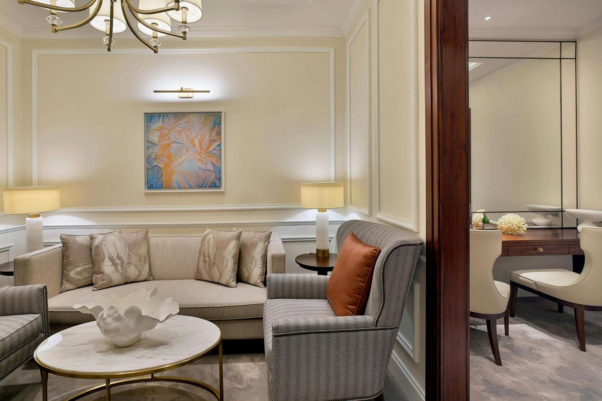 The Ritz-Carlton, Amman Hotell Eksteriør bilde A suite at the hotel