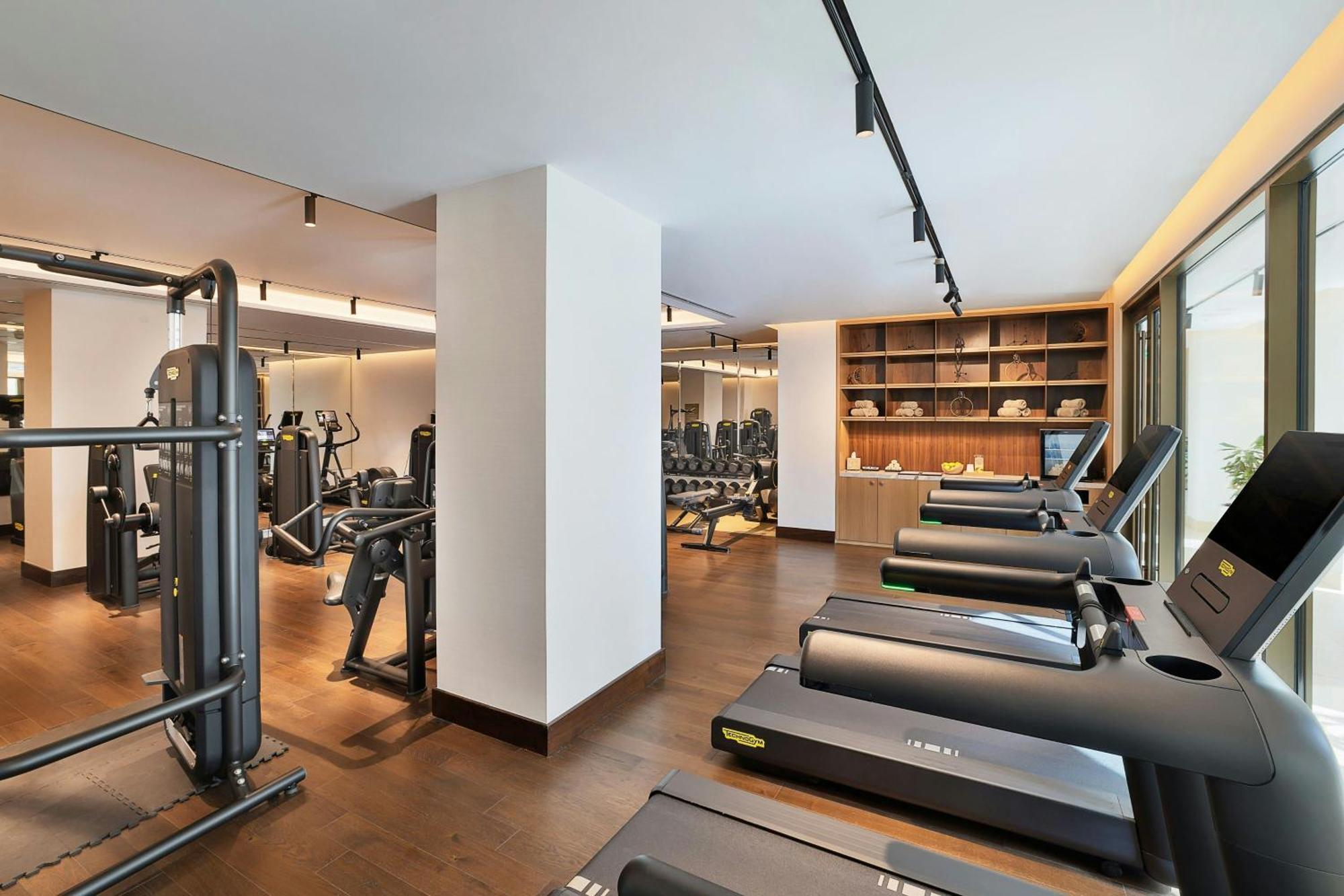 The Ritz-Carlton, Amman Hotell Eksteriør bilde The gym at the hotel