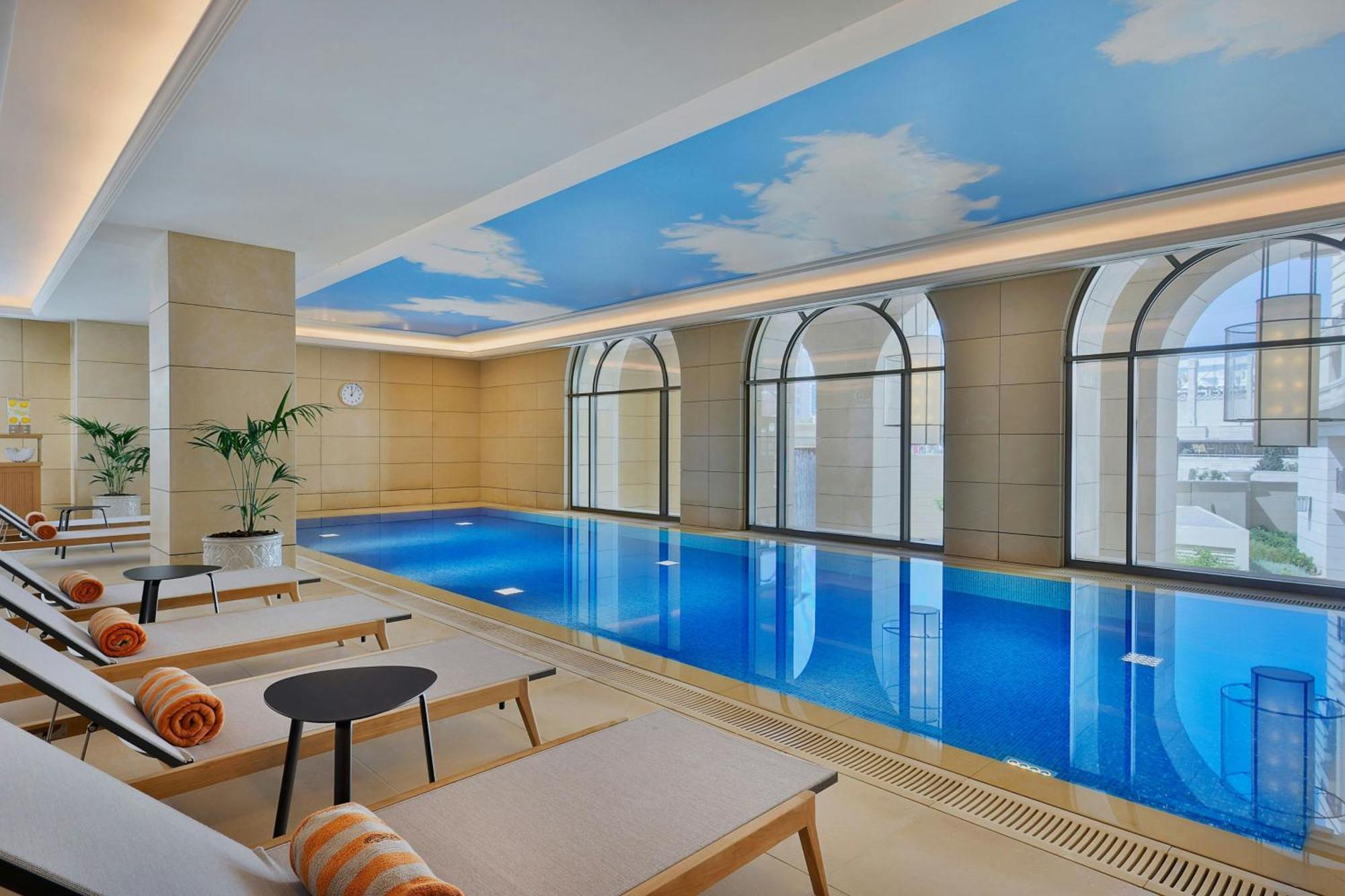 The Ritz-Carlton, Amman Hotell Eksteriør bilde The pool at the hotel