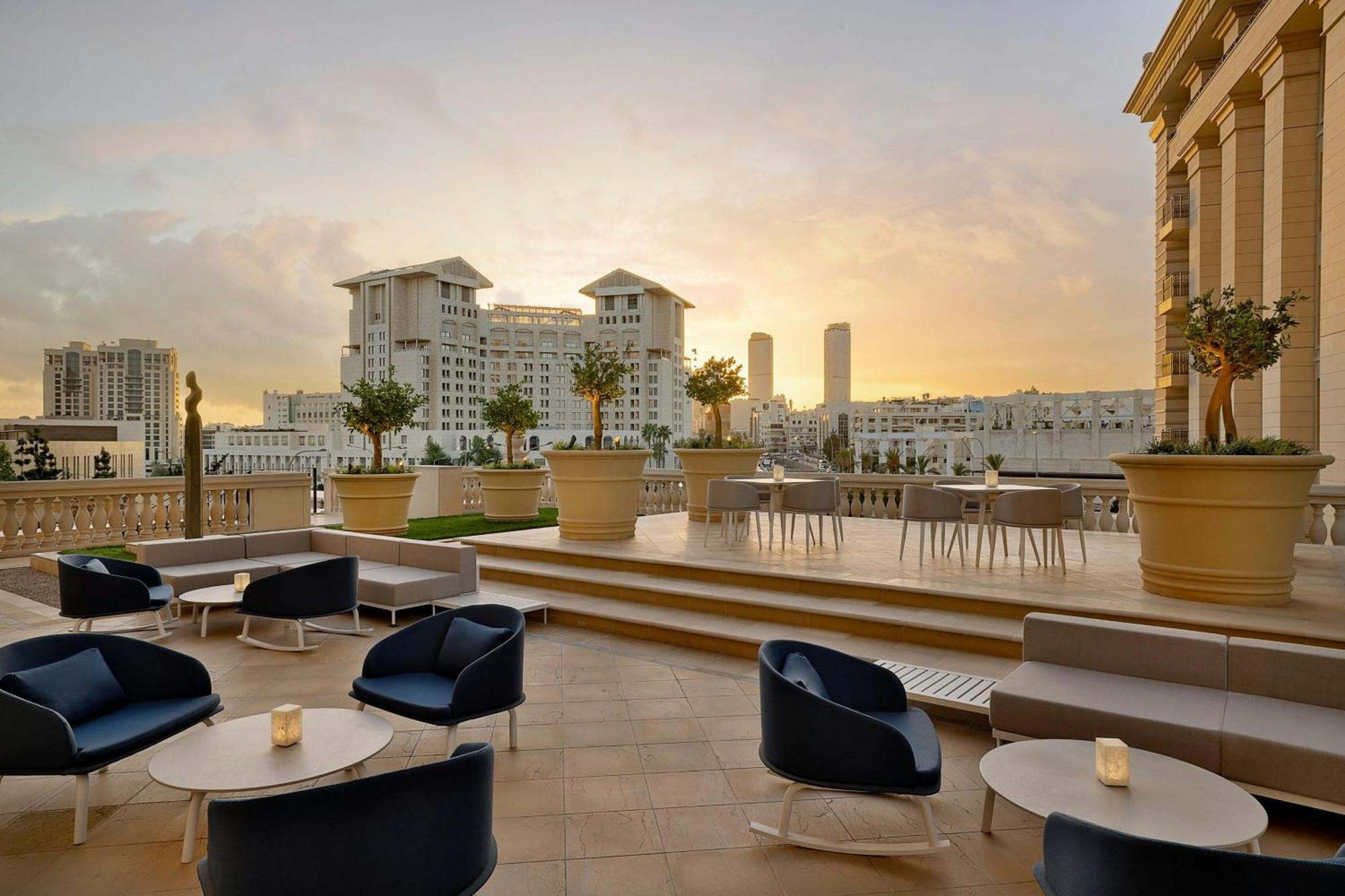 The Ritz-Carlton, Amman Hotell Eksteriør bilde The Terrace at The Oberoi, Mumbai