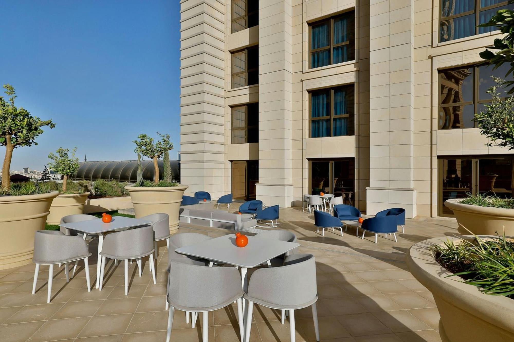 The Ritz-Carlton, Amman Hotell Eksteriør bilde The Terrace