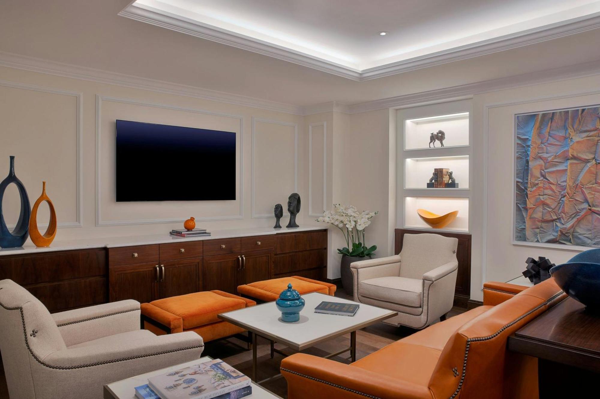 The Ritz-Carlton, Amman Hotell Eksteriør bilde A living room with indirect lighting