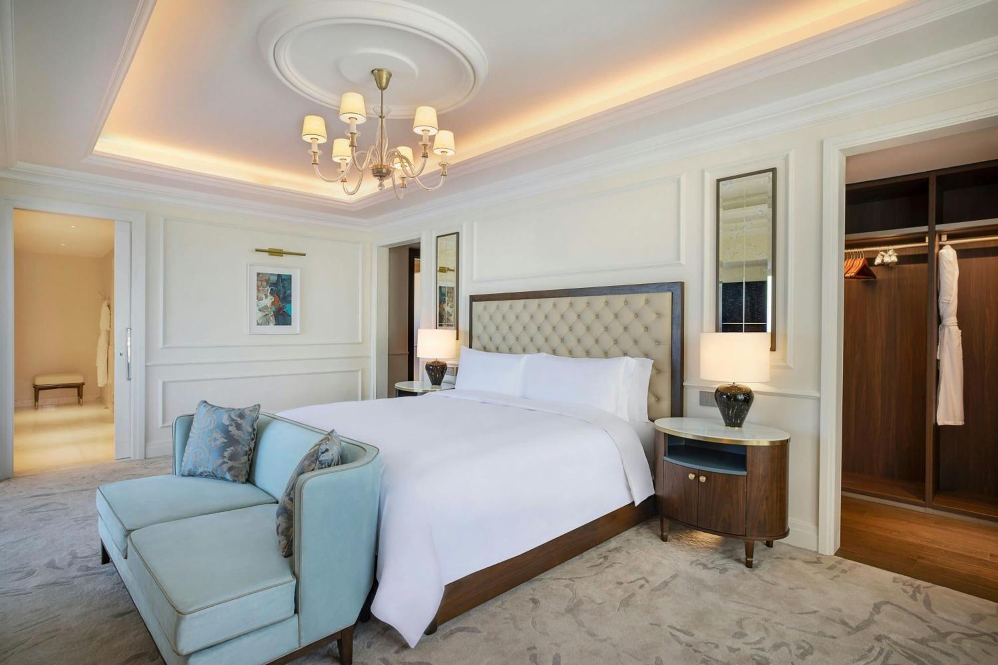 The Ritz-Carlton, Amman Hotell Eksteriør bilde A bedroom at the hotel