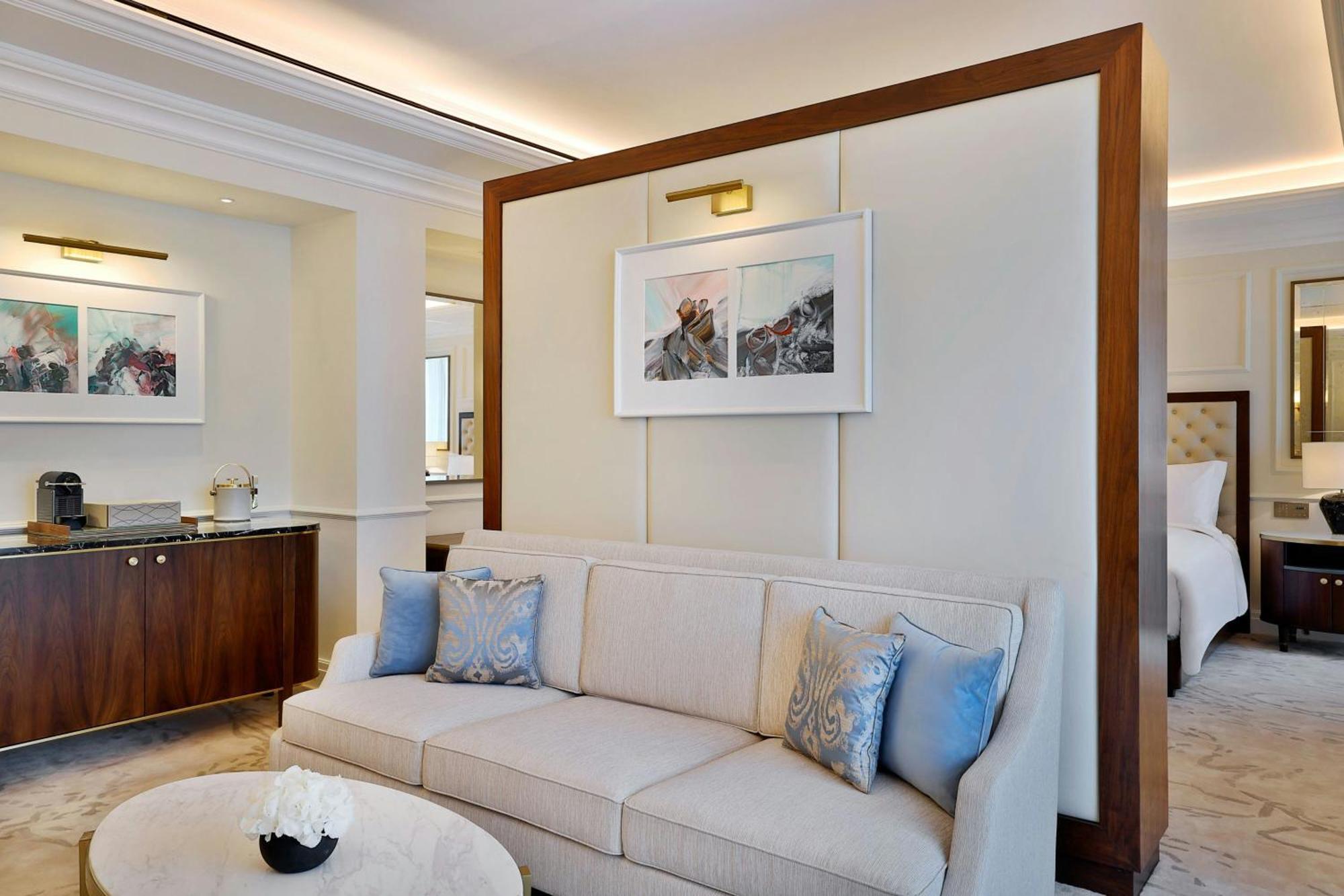 The Ritz-Carlton, Amman Hotell Eksteriør bilde A suite at the hotel