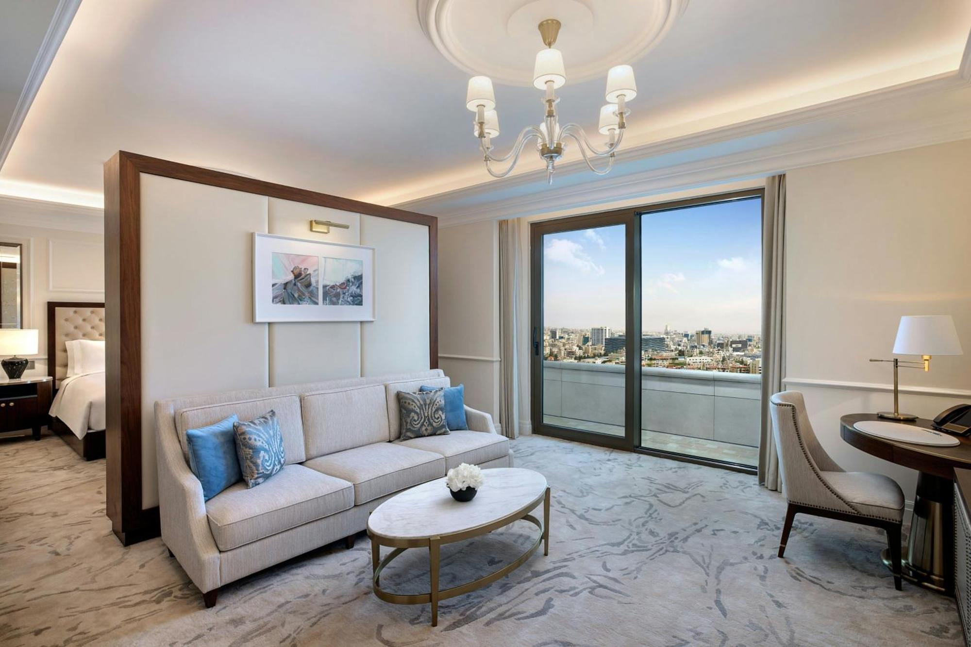 The Ritz-Carlton, Amman Hotell Eksteriør bilde A suite at the hotel