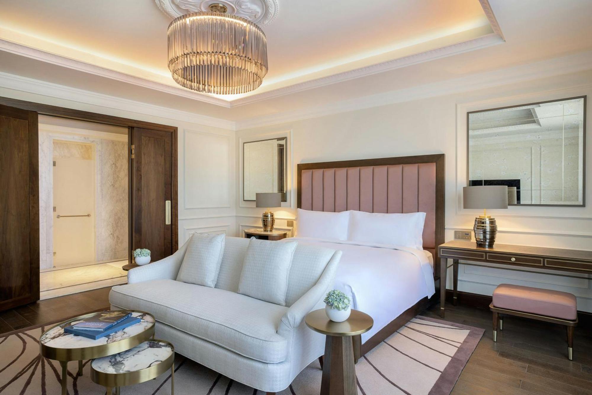 The Ritz-Carlton, Amman Hotell Eksteriør bilde A bedroom at the hotel