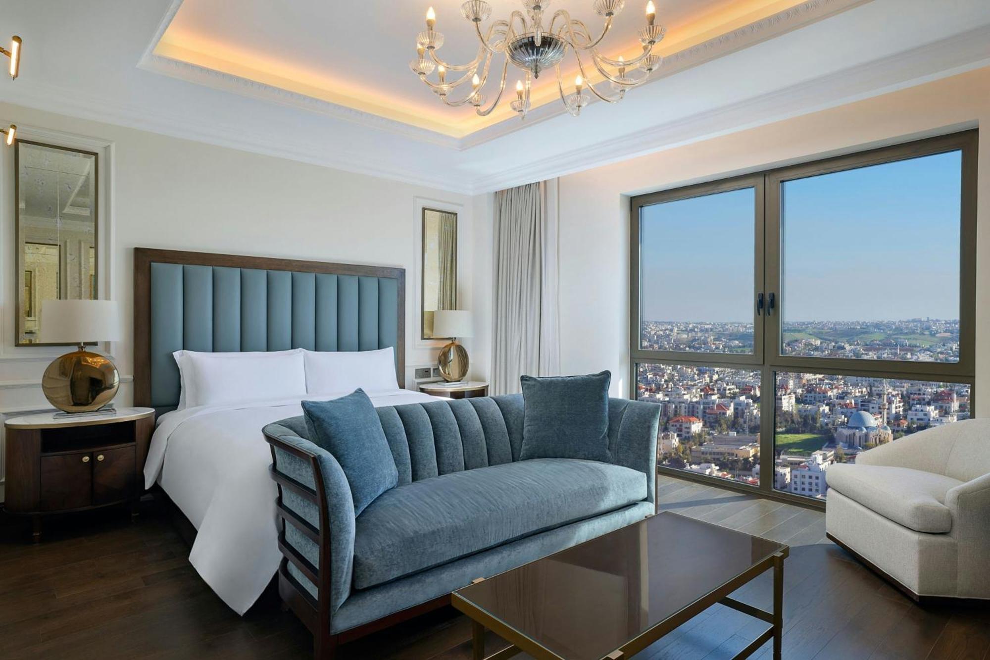 The Ritz-Carlton, Amman Hotell Eksteriør bilde A bedroom at the Four Seasons Hotel