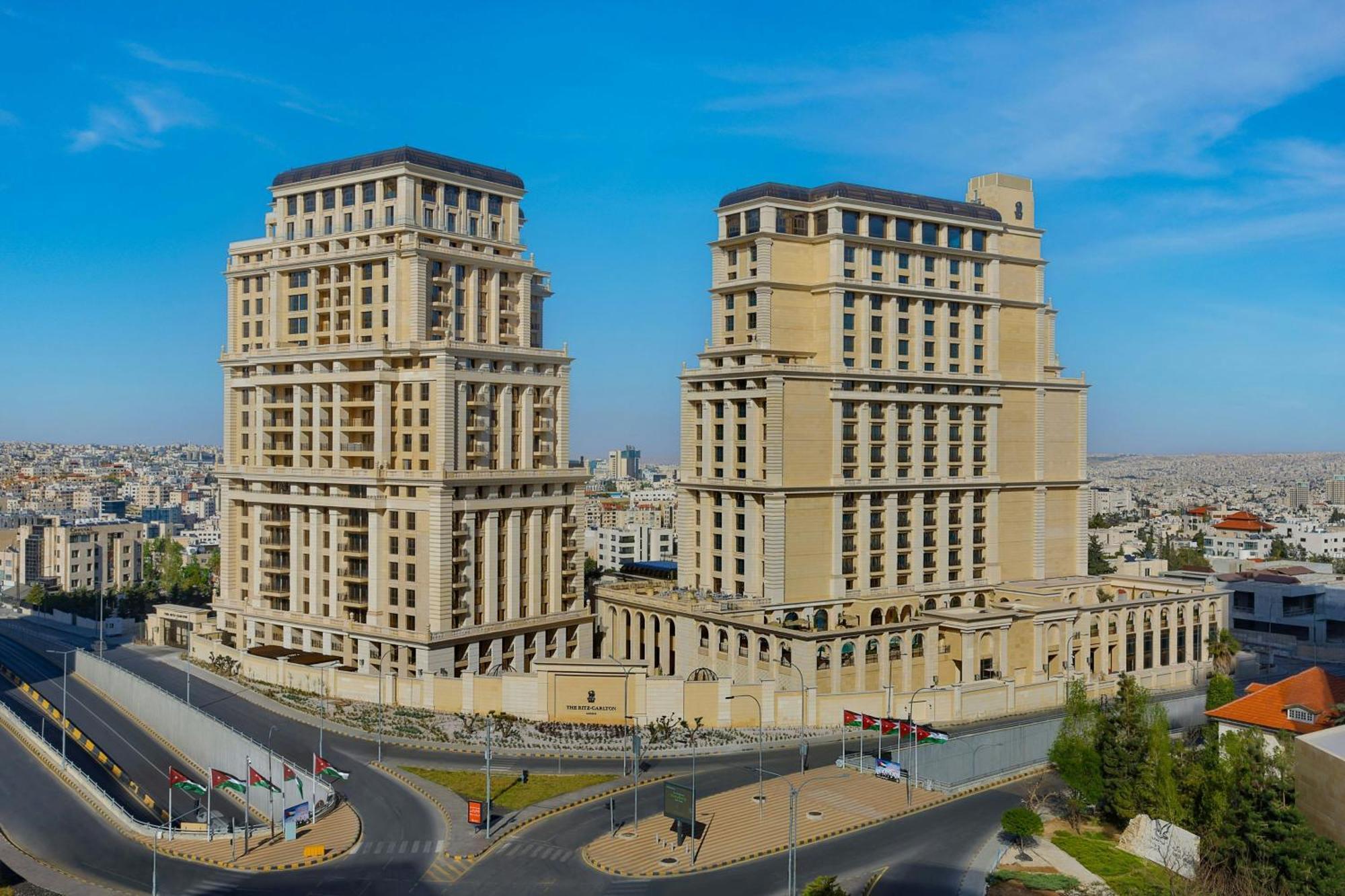 The Ritz-Carlton, Amman Hotell Eksteriør bilde Residential complex in Amman